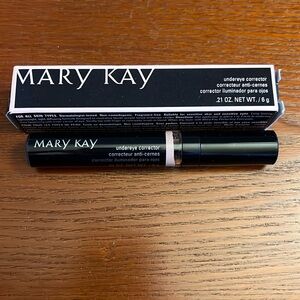 Mary Kay Underye Corrector